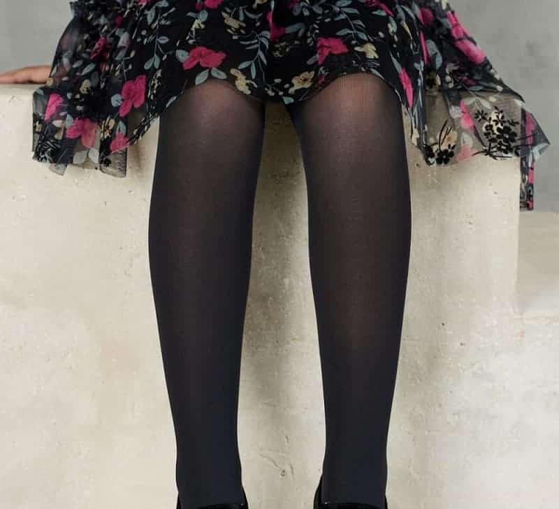 גרביונים שחורים לילדות – פתרון מושלם לחורף הקר image